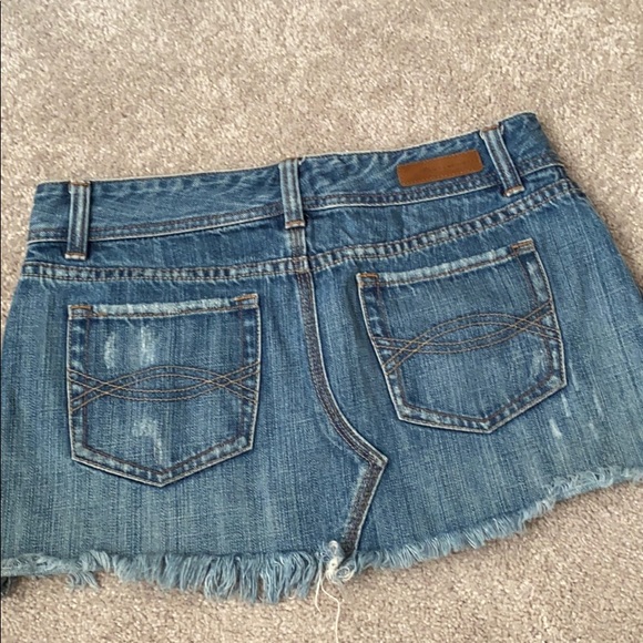 WOMENS JEANS SKIRT (size 4) - Picture 2 of 3